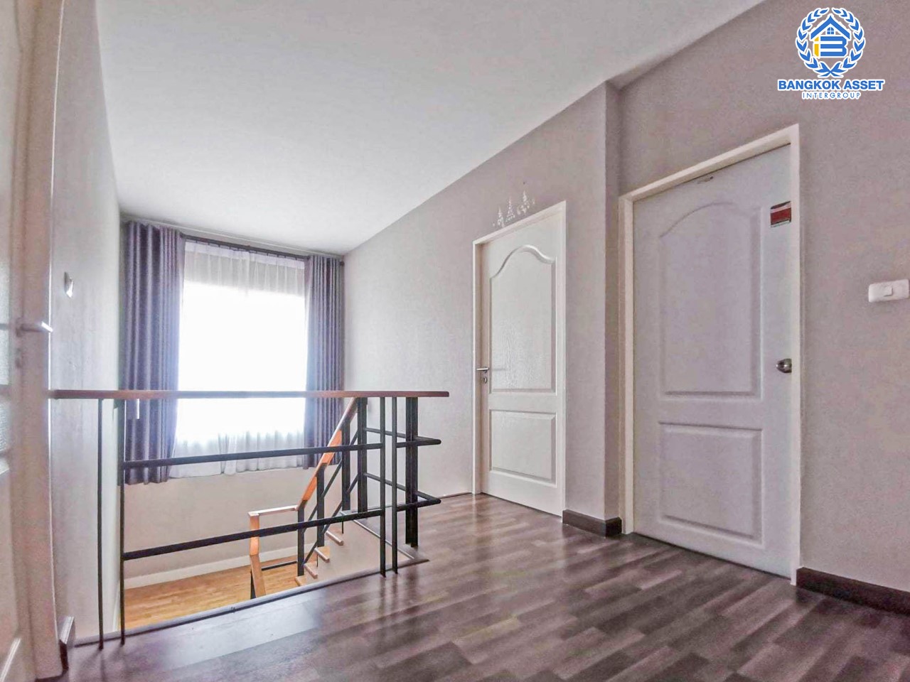 *****บ้านเดี่ยวมือสอง ม.ธารา ราชพฤกษ์-ปิ่นเกล้า บ้านสวย พร้อมอยู่ เนื้อที่ 55.8 ตร.ว. ฟังก์ชัน 3 ห้องนอน 3 ห้องน้ำ 2 ที่จอดรถ แถมฟรี !!! เครื่องปรับอากาศ 3 เครื่อง บนทำเลเชื่อมสู่ถนนกาญจนาภิเษก ใกล้รถไฟฟ้าสายสีแดง "สถานีตลิ่งชัน" และจุดขึ้นทางด่วน "ศรีรัช"รายล้อมด้วยสิ่งอำนวยความสะดวกครบครัน